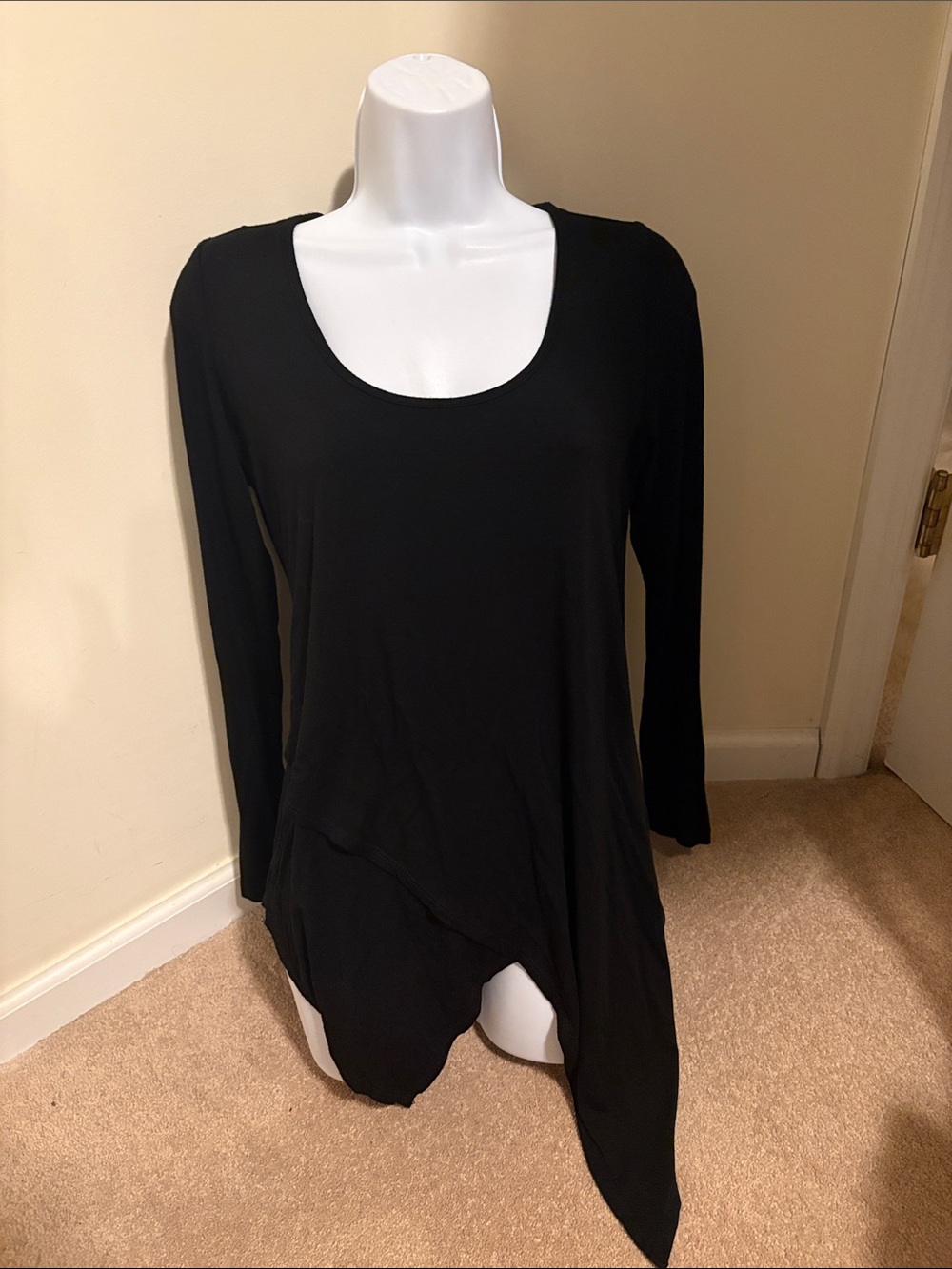 Karen Kane Women's Black Long-Sleeve Asymmetrical Tunic Top in XS